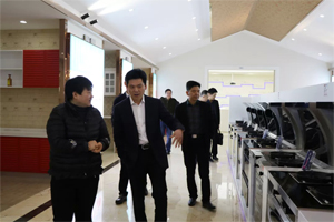 嵊州市長(zhǎng)嚴(yán)鋼蒞臨指導(dǎo)，帥豐謹(jǐn)記叮囑，2019繼續(xù)領(lǐng)航嵊州廚電行業(yè)發(fā)展！