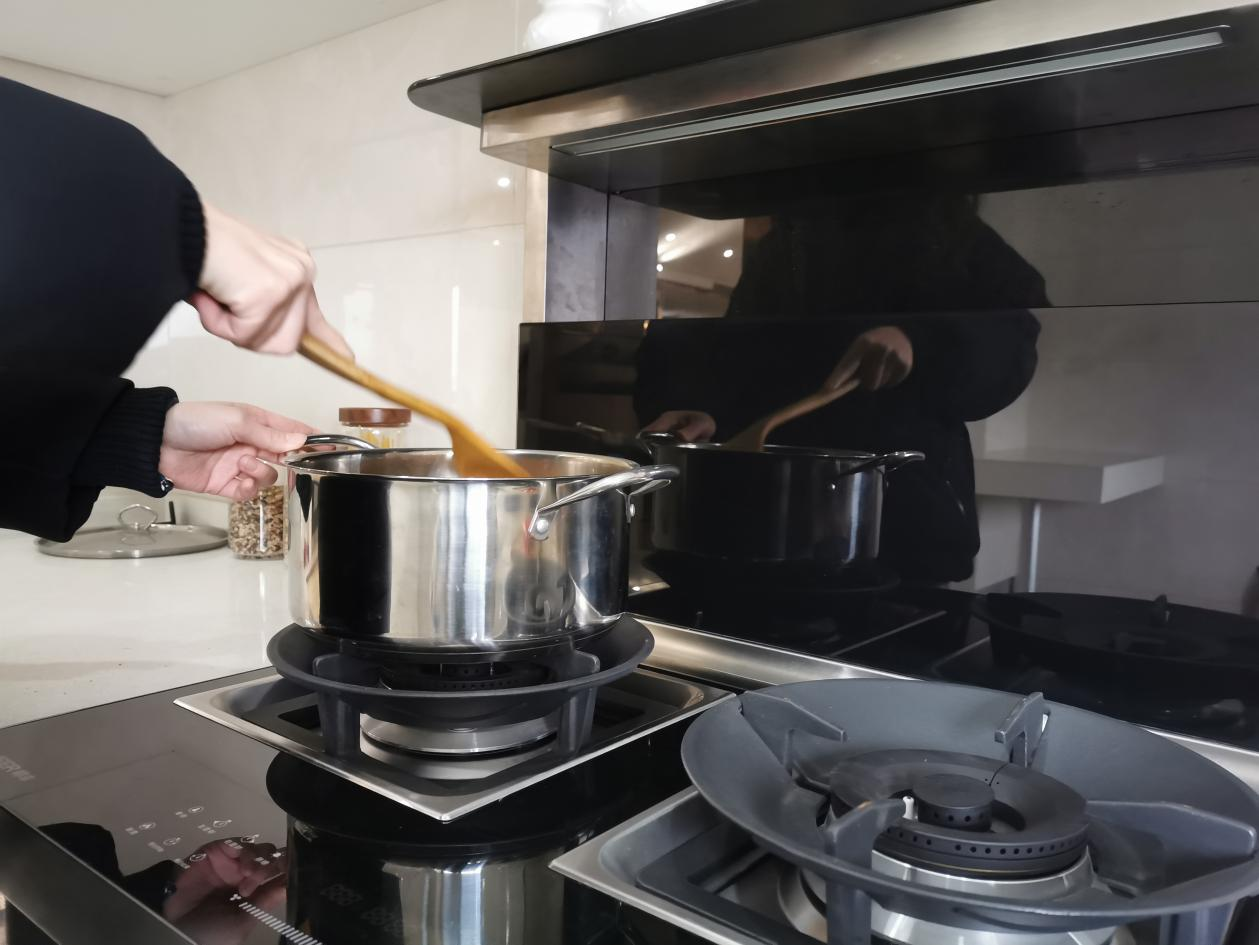 小廚房裝修無(wú)煩惱，集成灶10大品牌超小機(jī)身排憂(yōu)解難