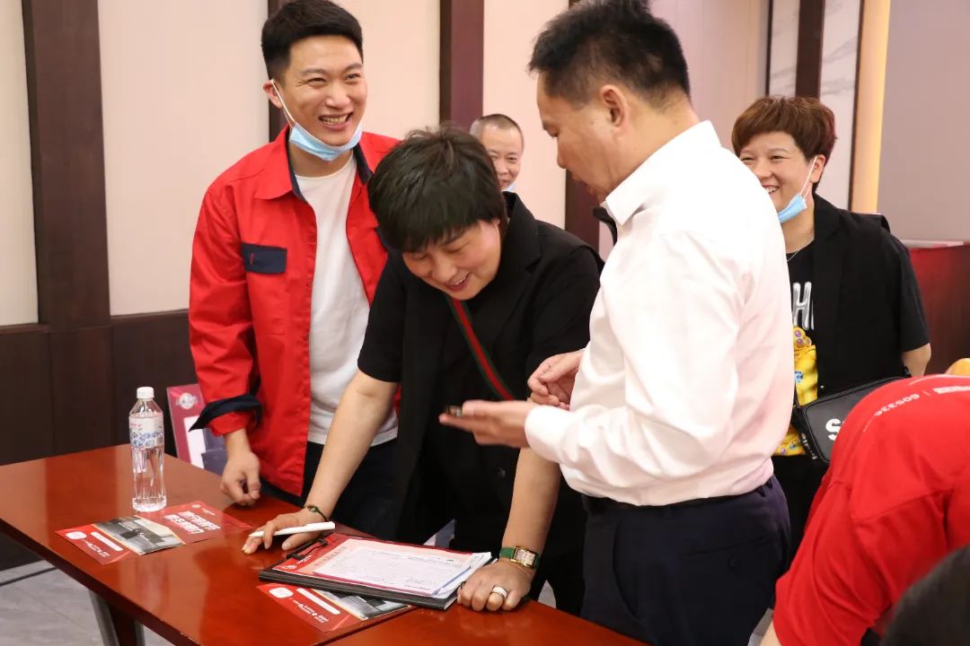 集成十大品牌帥豐電器聯(lián)合建設(shè)銀行開(kāi)展建行家裝節(jié)活動(dòng)