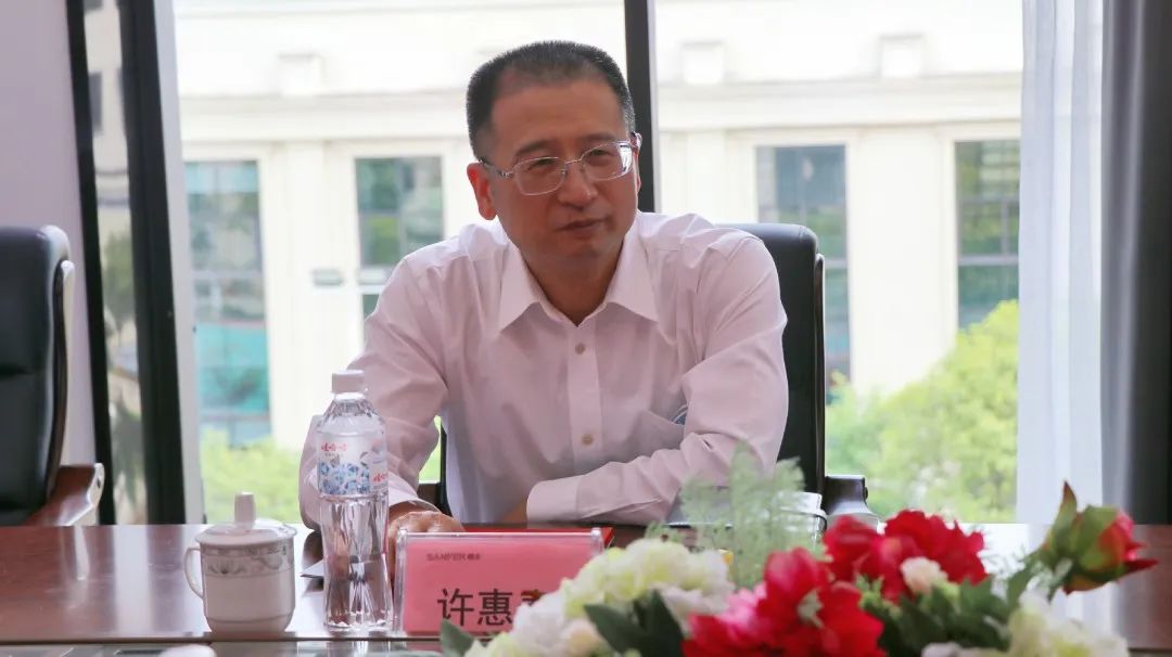 浙江高院等領(lǐng)導(dǎo)走進帥豐集成灶，助力企業(yè)蓬勃發(fā)展