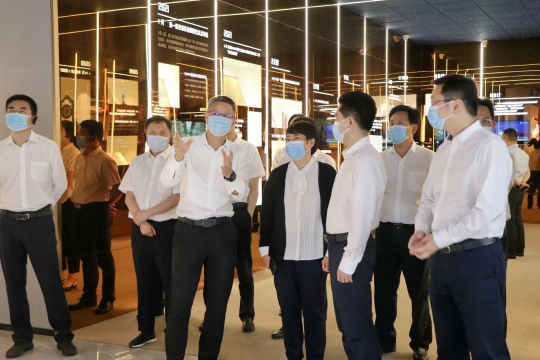 快訊|湖北省竹溪縣黨政代表團一行蒞臨帥豐電器參觀調(diào)研