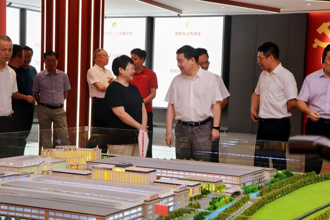 浙江省人大常委會(huì)黨組一行蒞臨集成灶品牌帥豐電器參觀(guān)調(diào)研！