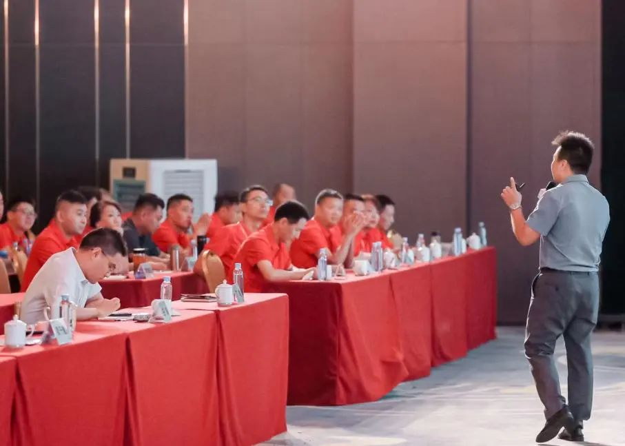 集成灶品牌帥豐電器經(jīng)銷商表彰大會圓滿舉辦，精彩馬上回顧！