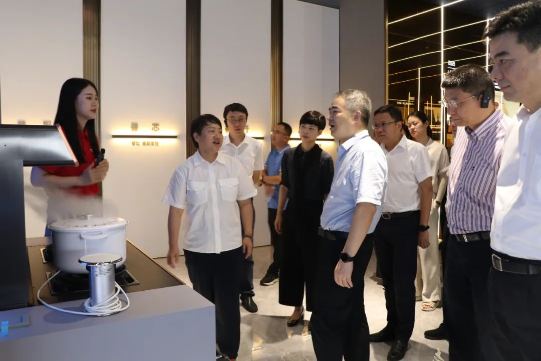 浙江省統(tǒng)計(jì)局一行蒞臨集成灶品牌帥豐電器參觀調(diào)研！