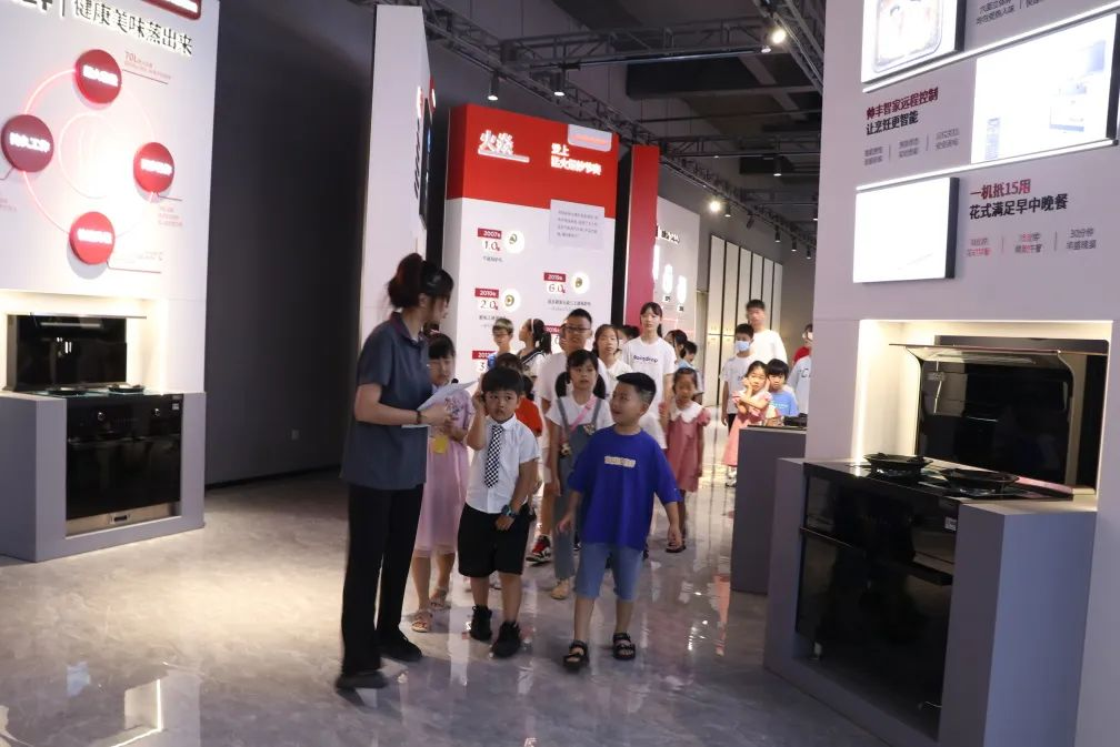 帥豐集成灶組織小美食家DIY趣游記活動，在勞動中尋找快樂