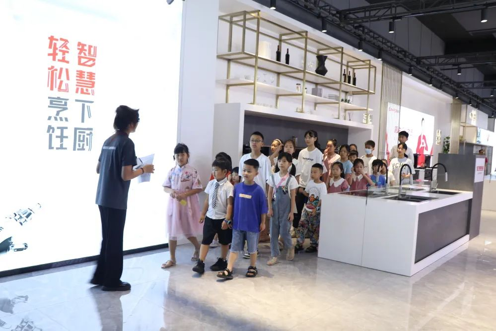 帥豐集成灶組織小美食家DIY趣游記活動，在勞動中尋找快樂