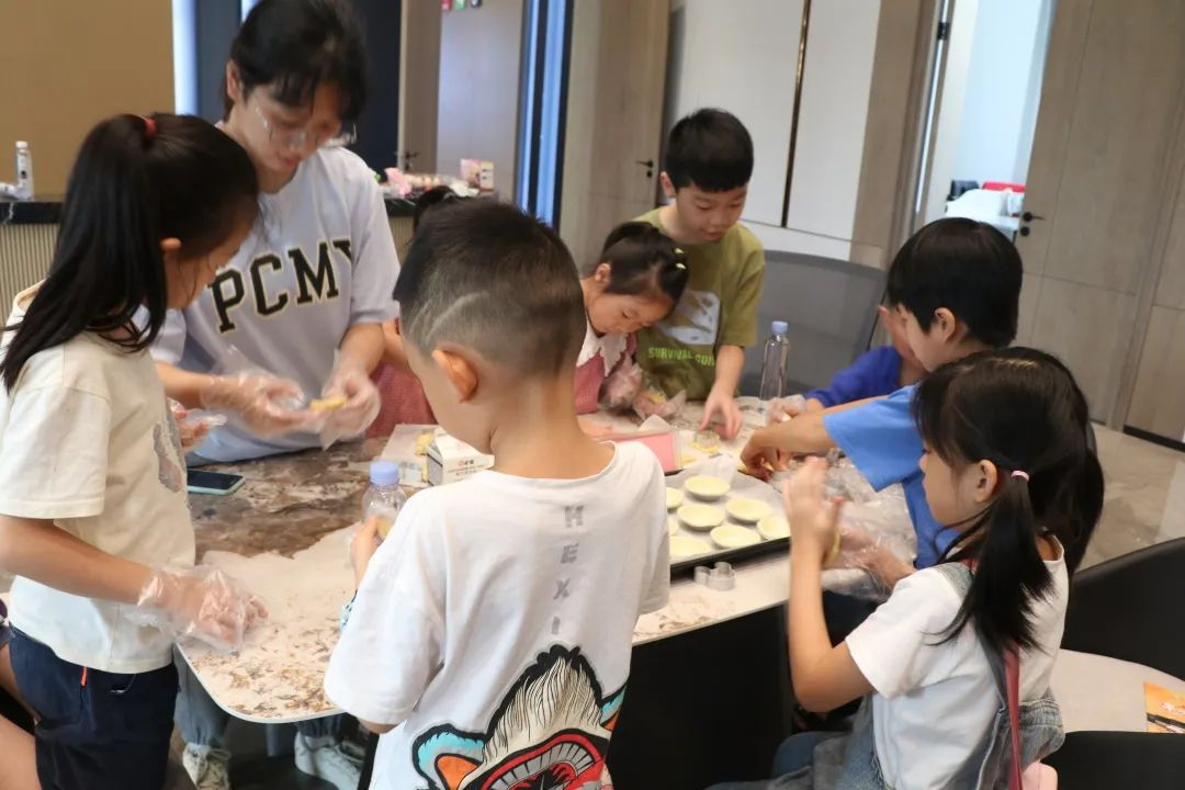 帥豐集成灶組織小美食家DIY趣游記活動，在勞動中尋找快樂