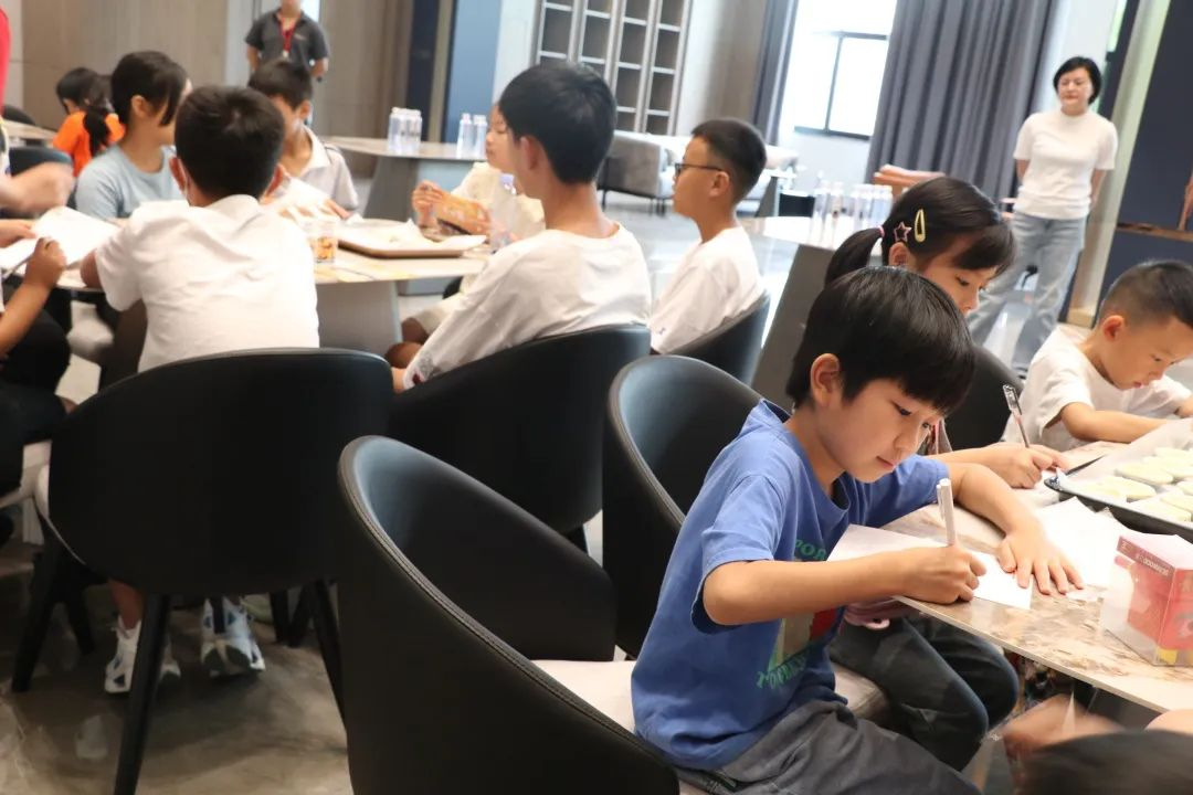 帥豐集成灶組織小美食家DIY趣游記活動，在勞動中尋找快樂