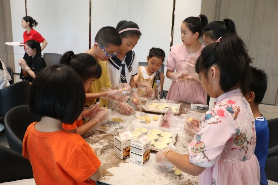 帥豐集成灶組織小美食家DIY趣游記活動，在勞動中尋找快樂