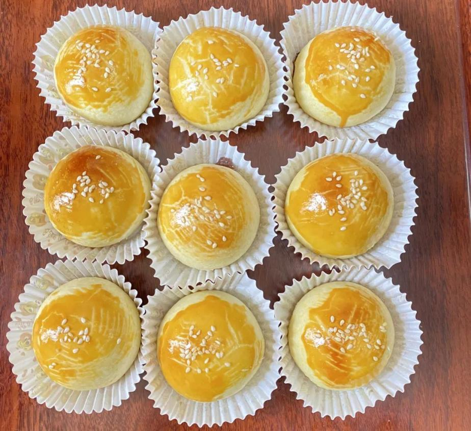 帥豐集成灶風(fēng)火輪蒸烤箱烤制的花式月餅，盡享中秋團(tuán)圓味！