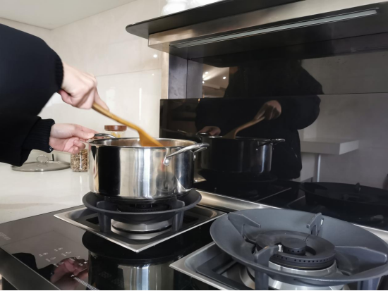 小廚房改造必選的品牌集成灶，超小機身樣樣精通