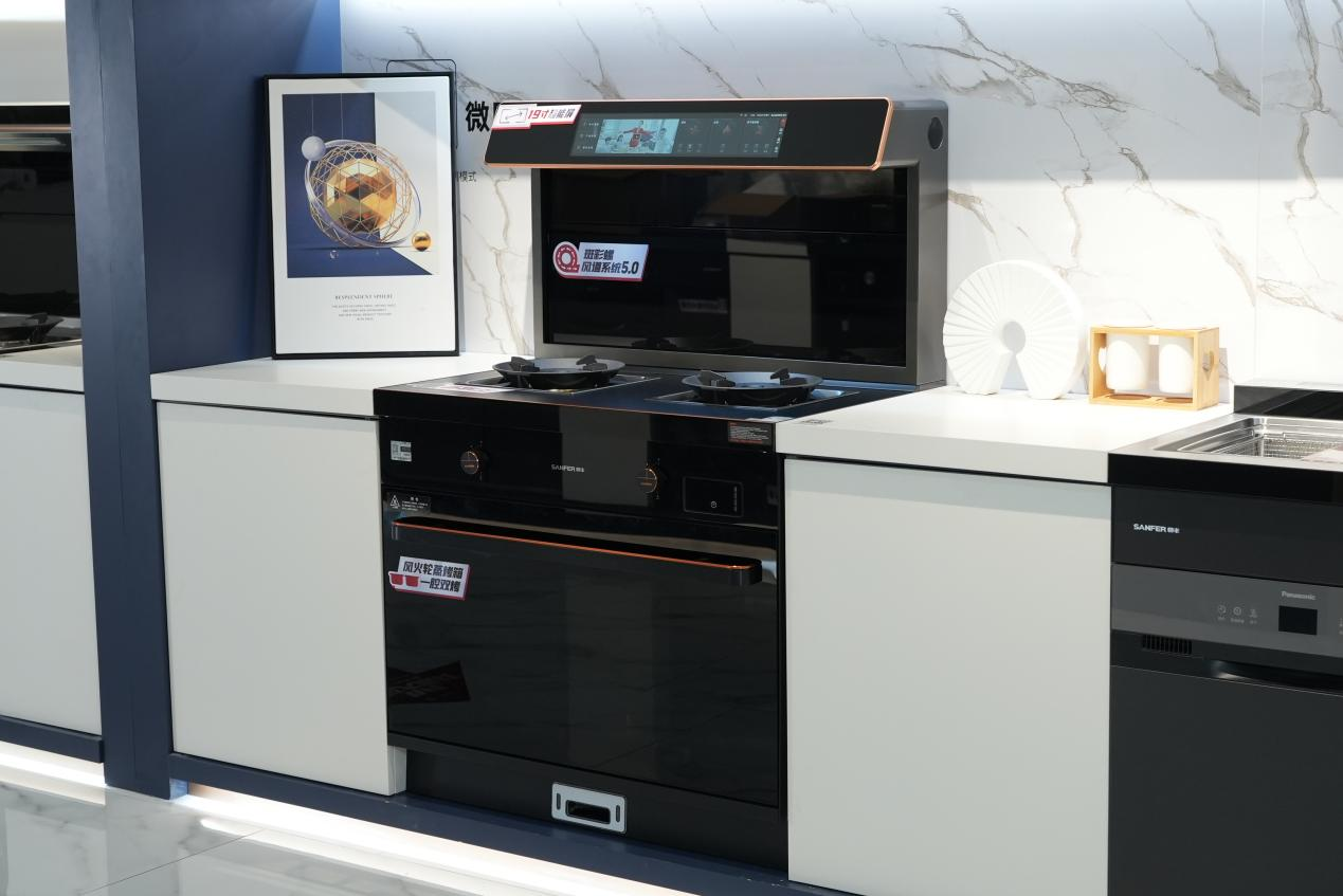 集成灶哪個(gè)品牌好？這款集成灶輕松解決烹飪難題