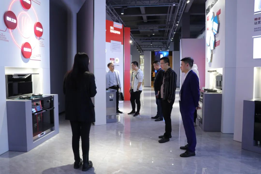 天貓優(yōu)品理想廚房王雁北一行蒞臨集成灶品牌帥豐電器參觀調(diào)研！