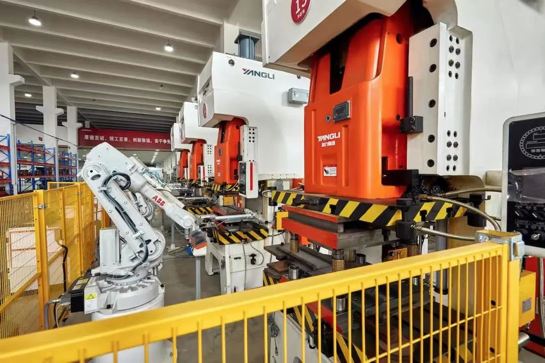 帥豐電器獲評(píng)多項(xiàng)國(guó)家標(biāo)準(zhǔn)編寫證書，帥豐標(biāo)準(zhǔn)定義行業(yè)標(biāo)準(zhǔn)！