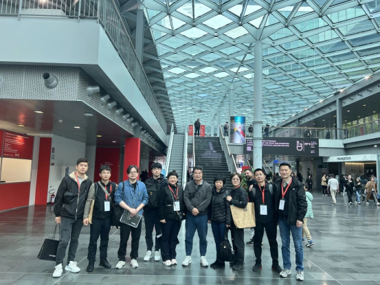 董事長商若云帶隊探知米蘭家具展，洞察國際家居設(shè)計新趨勢