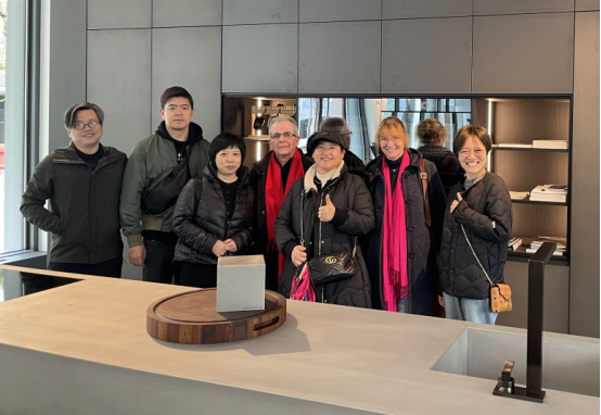 與國(guó)際先進(jìn)理念接軌，全力打造一站式高端全屋定制