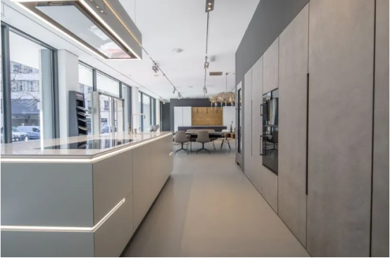 與國(guó)際先進(jìn)理念接軌，全力打造一站式高端全屋定制