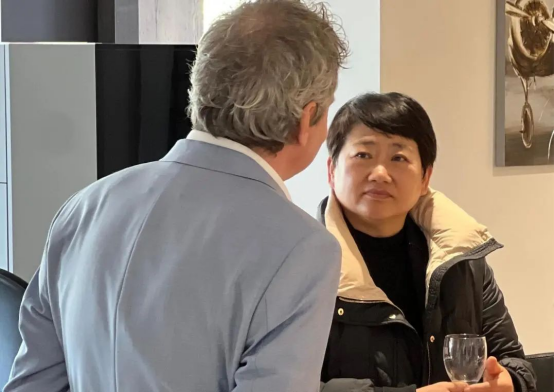 與國(guó)際先進(jìn)理念接軌，全力打造一站式高端全屋定制