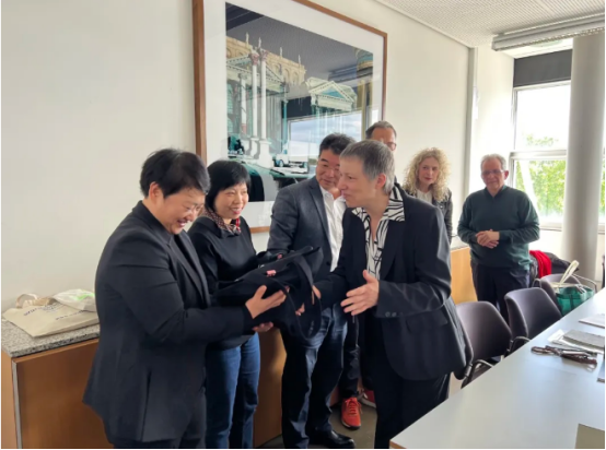 打造國際校企合作新優(yōu)勢，理念共創(chuàng)，技術(shù)互融