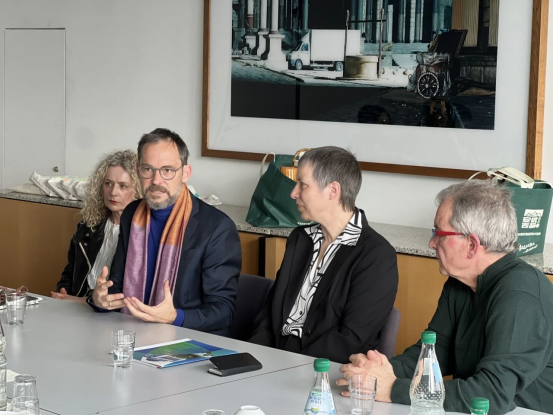 打造國際校企合作新優(yōu)勢，理念共創(chuàng)，技術(shù)互融