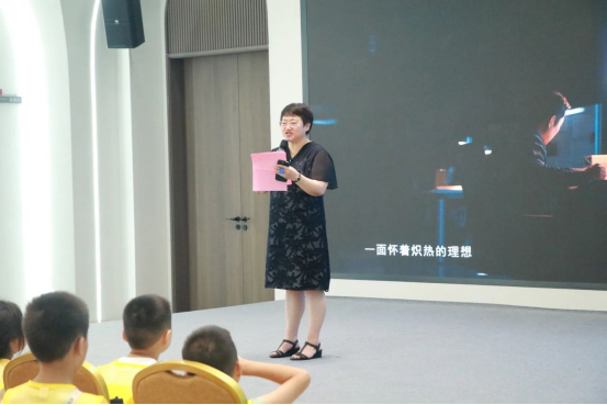 董事長(zhǎng)商若云攜手舉辦愛心夏令營(yíng)活動(dòng)，點(diǎn)亮孩子們的精彩暑期！