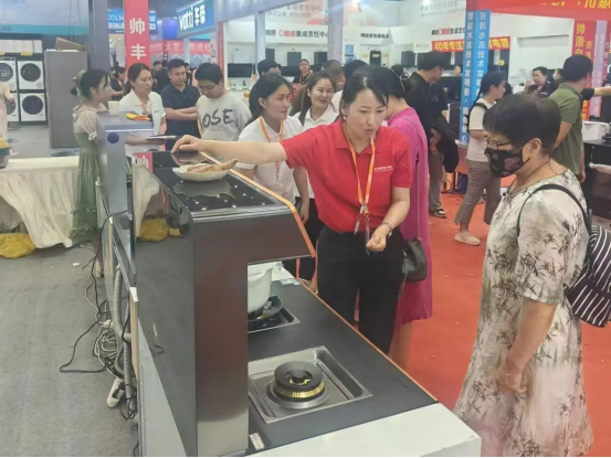 多維出擊 贏戰(zhàn)市場｜帥豐電器攜新品時空S7亮相家博會，火爆出圈！