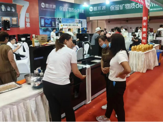 多維出擊 贏戰(zhàn)市場｜帥豐電器攜新品時空S7亮相家博會，火爆出圈！