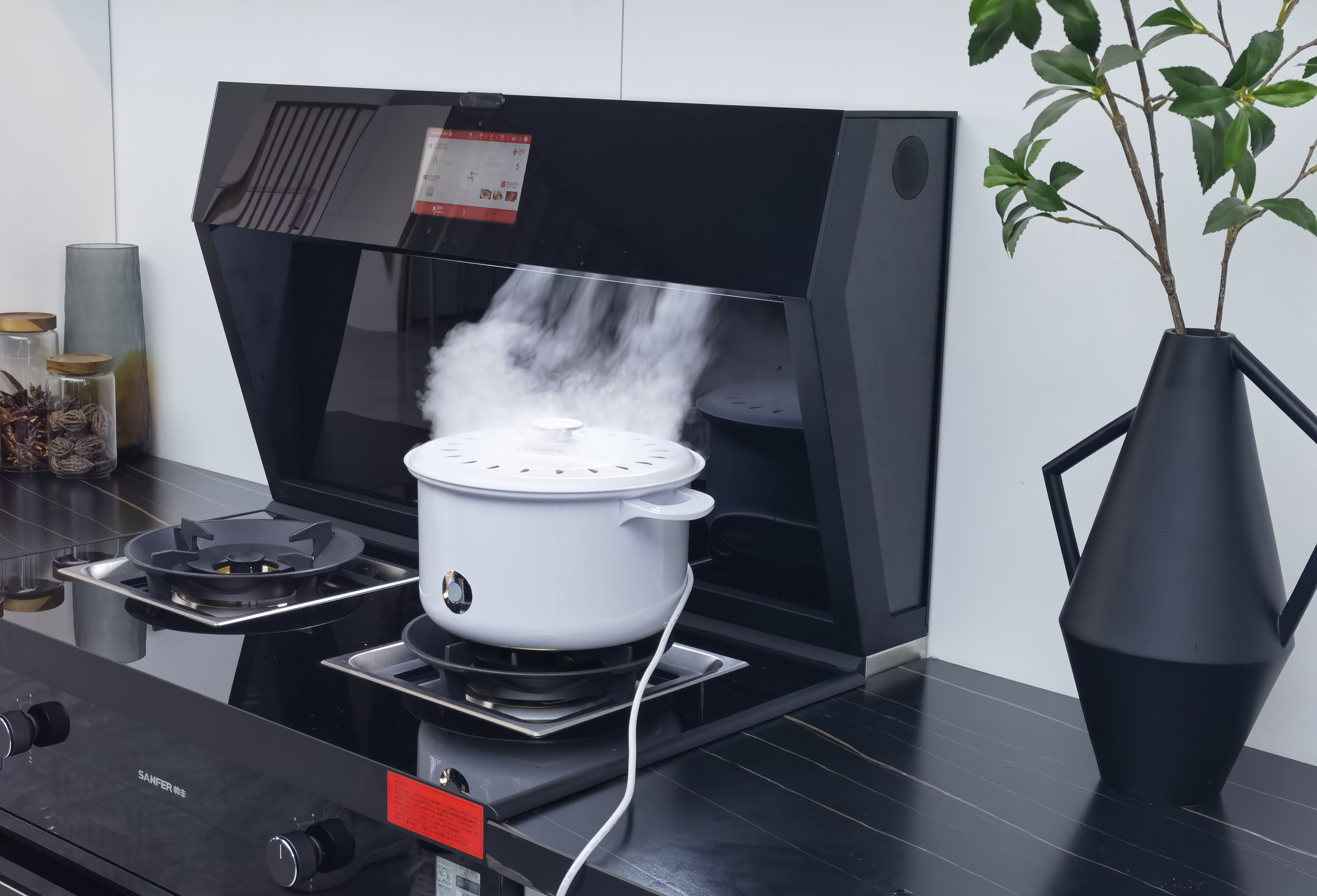 集成灶好還是有油煙機好？集成灶如何挑選？