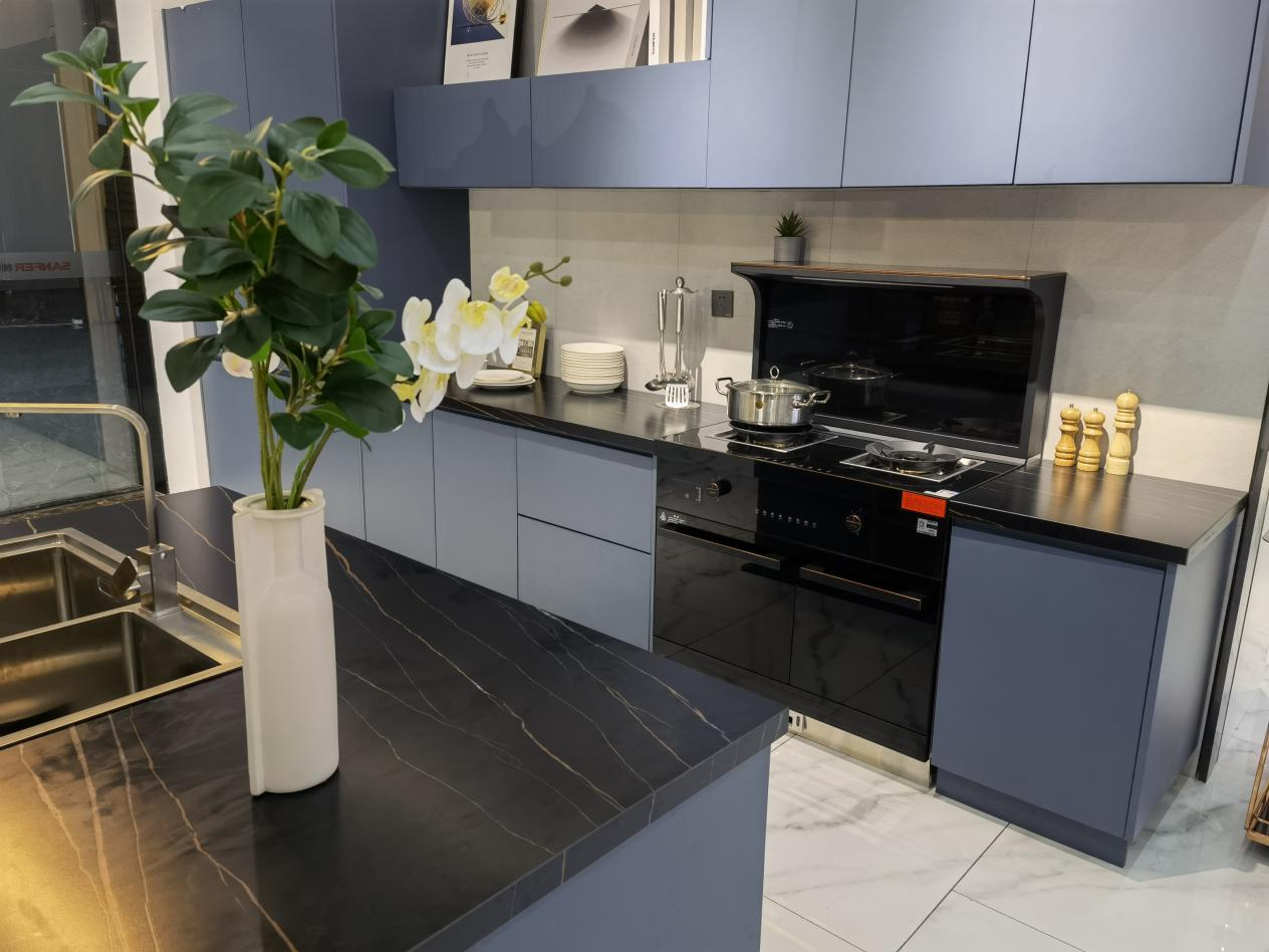 家里想裝修開放式廚房，哪個牌子性價比較高？