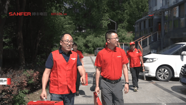 什么是人類(lèi)高質(zhì)量的廚電產(chǎn)品？聽(tīng)?zhēng)涁S集成灶告訴你