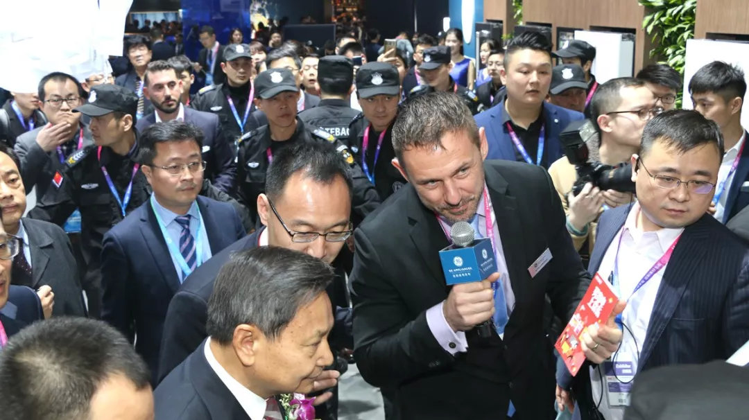 厲害了！AWE現(xiàn)場(chǎng)帥豐接受央視采訪，展望行業(yè)智能化飛躍！