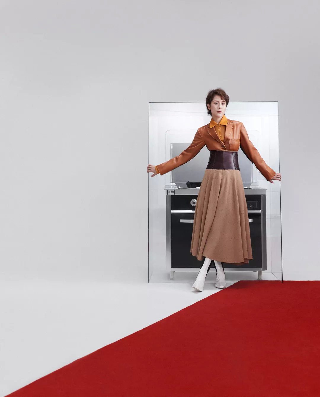 帥豐攜手海清登上《卷宗》家居創(chuàng)刊號(hào)，V9蒸烤一體演繹集成灶新風(fēng)尚