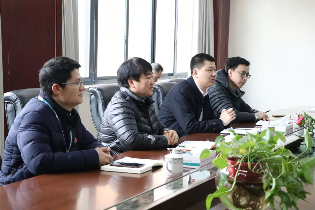 嵊州市長嚴(yán)鋼蒞臨指導(dǎo)，帥豐謹(jǐn)記叮囑，2019繼續(xù)領(lǐng)航嵊州廚電行業(yè)發(fā)展！