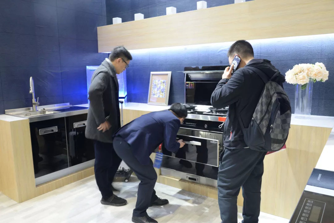 2019中國(guó)建博會(huì)開(kāi)展日，帥豐帶你領(lǐng)略建裝潮流風(fēng)尚！