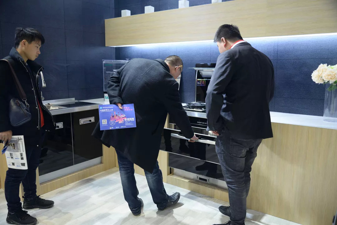 2019中國(guó)建博會(huì)開(kāi)展日，帥豐帶你領(lǐng)略建裝潮流風(fēng)尚！