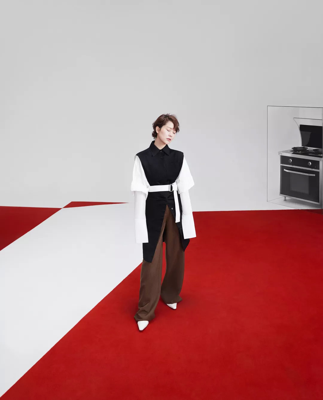 帥豐攜手海清登上《卷宗》家居創(chuàng)刊號(hào)，V9蒸烤一體演繹集成灶新風(fēng)尚