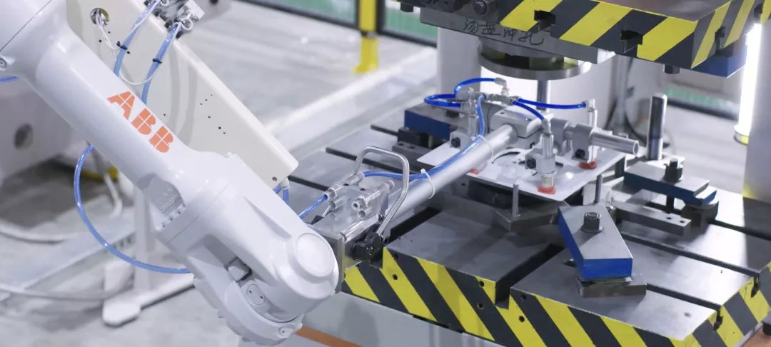 帥豐接受整體廚房考察，共寫行業(yè)未來新篇章!