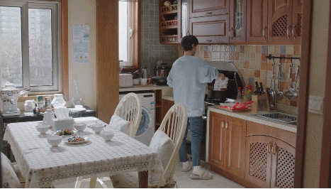 同舟共濟(jì)辭舊歲，展望未來譜新篇