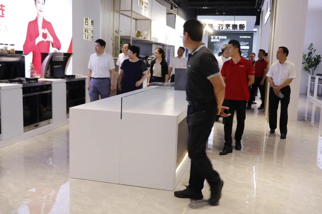 領(lǐng)勢而上，實力榮耀|“中國廚具之都”評審組專家走進帥豐，考察指導(dǎo)相關(guān)工作