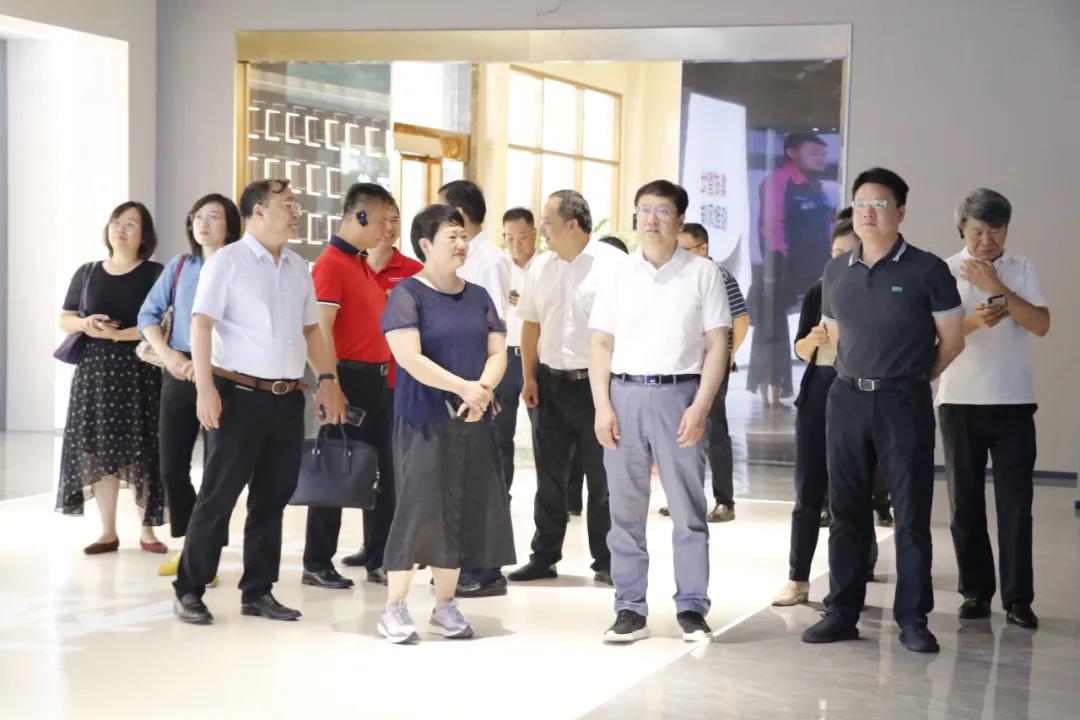 領(lǐng)勢而上，實力榮耀|“中國廚具之都”評審組專家走進帥豐，考察指導(dǎo)相關(guān)工作