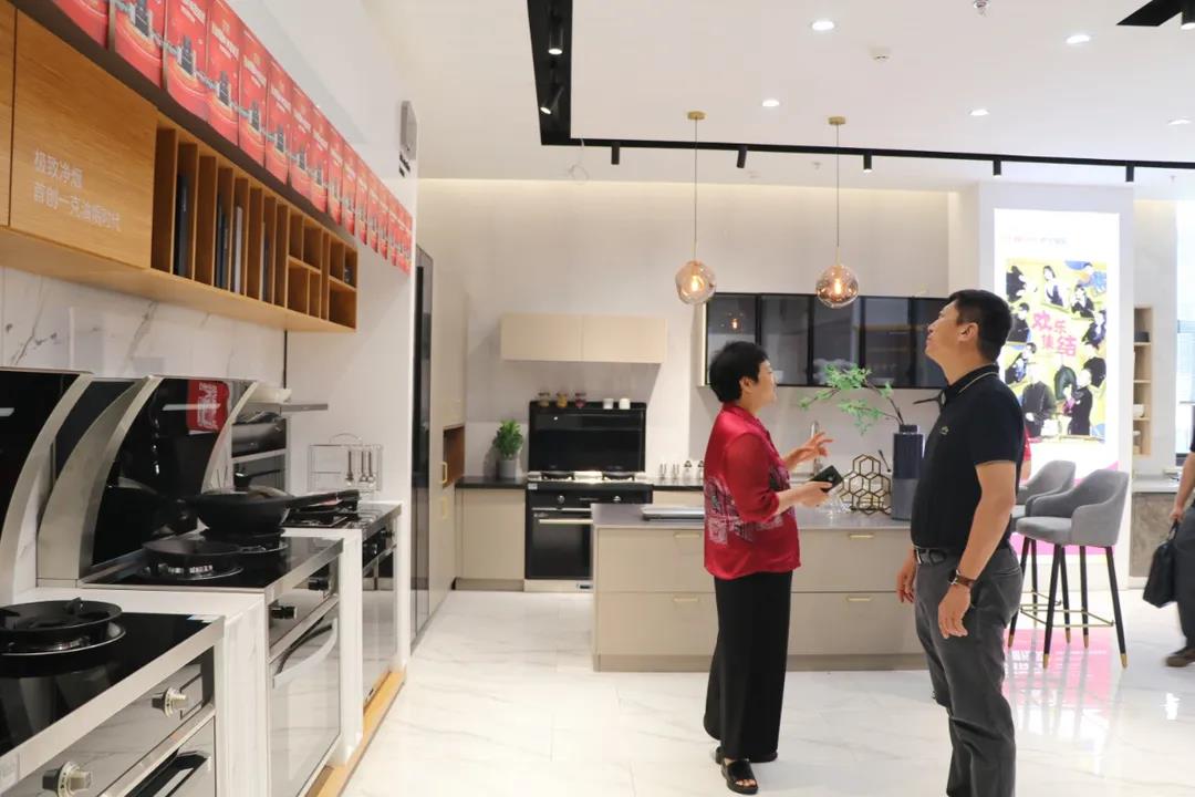 聚力賦能 領(lǐng)跑共贏 | 考察團(tuán)走訪帥豐電器，抒寫(xiě)嵊州廚電新篇章！