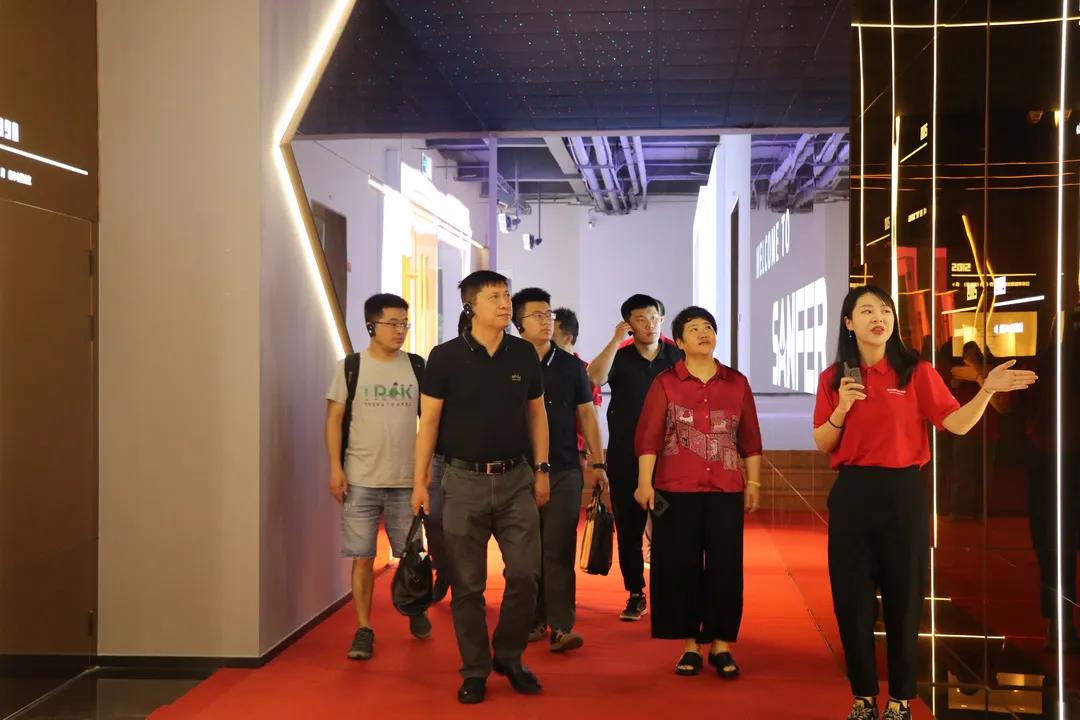 聚力賦能 領(lǐng)跑共贏 | 考察團(tuán)走訪帥豐電器，抒寫(xiě)嵊州廚電新篇章！