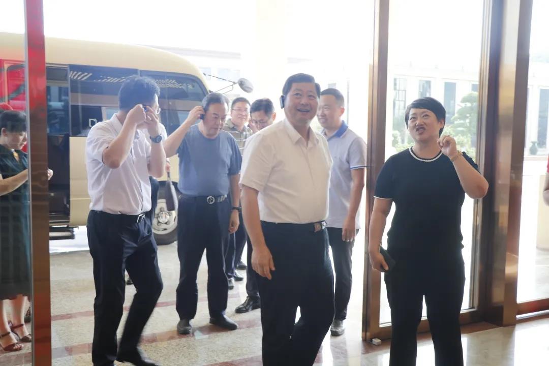 大國品牌|紹興市人大常委會主任譚志桂一行走訪帥豐電器，大力稱贊帥豐實力