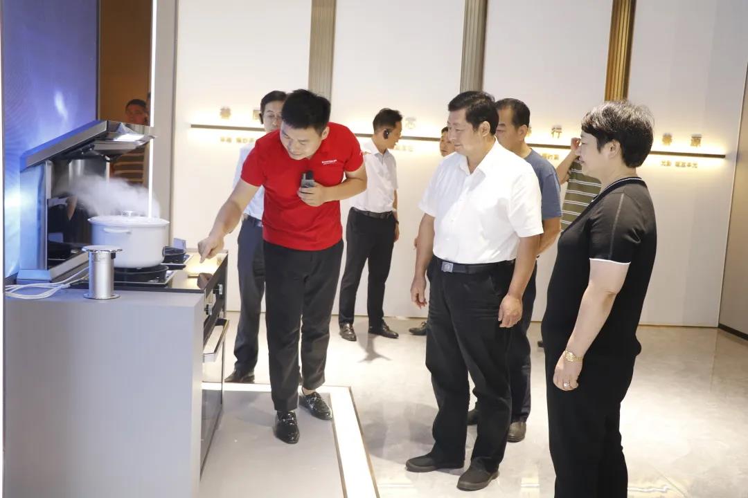 大國品牌|紹興市人大常委會主任譚志桂一行走訪帥豐電器，大力稱贊帥豐實力