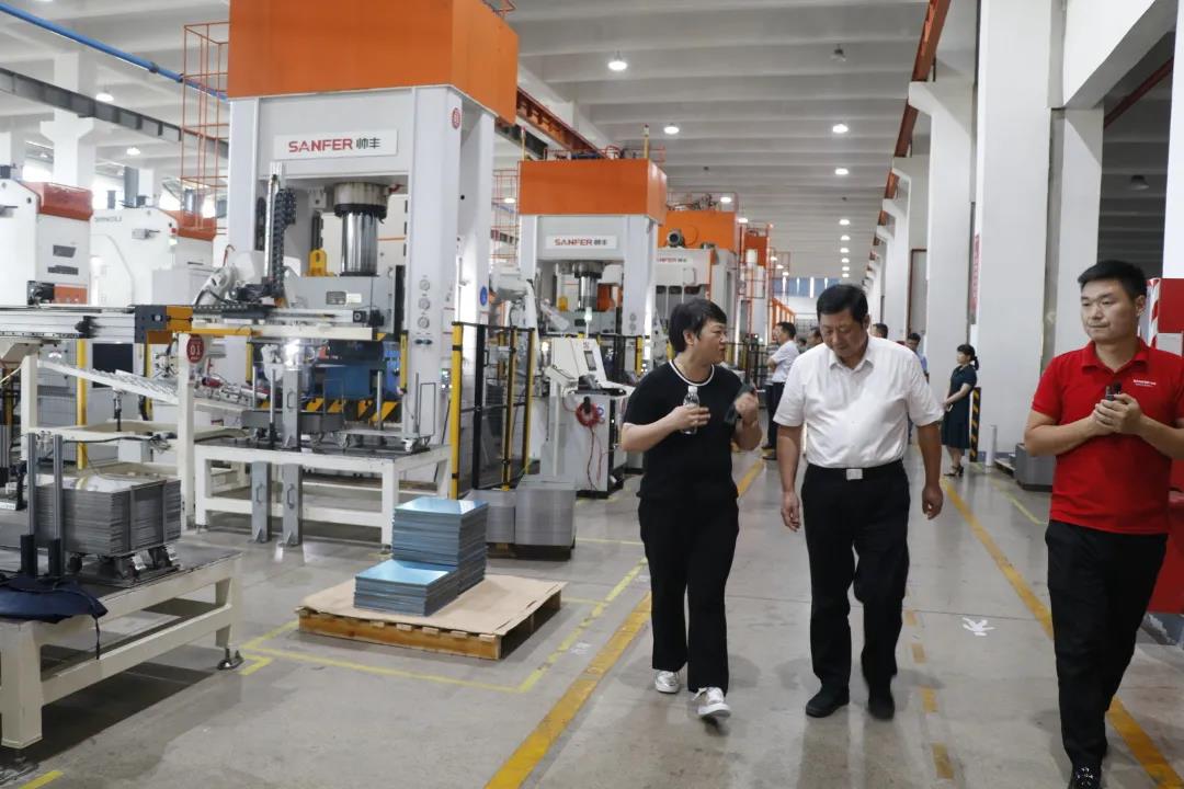 大國品牌|紹興市人大常委會主任譚志桂一行走訪帥豐電器，大力稱贊帥豐實力