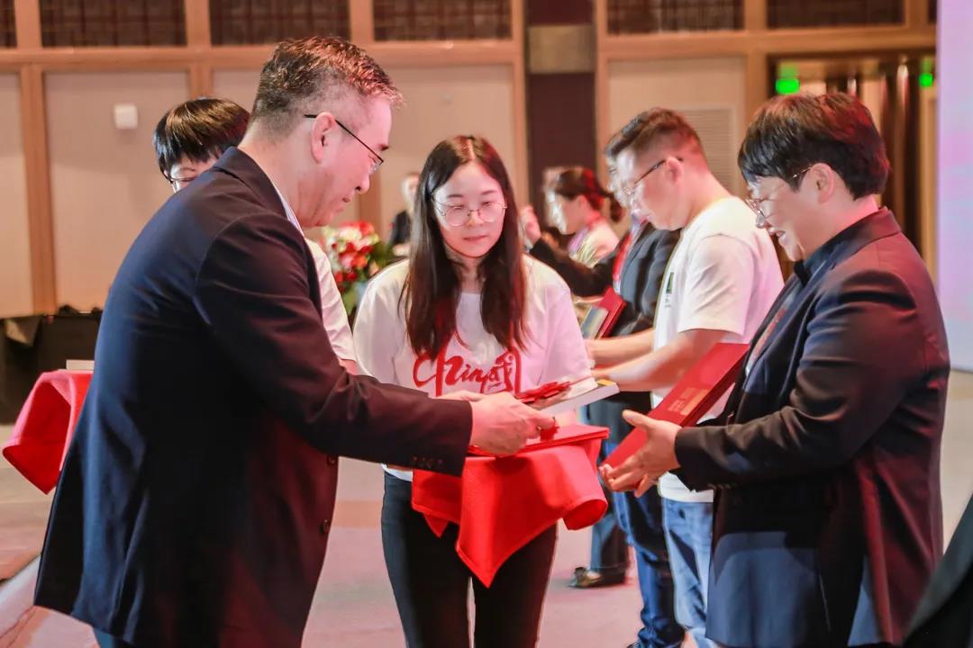 榮耀摘“星”│帥豐榮獲多項(xiàng)大獎(jiǎng)，實(shí)至名歸