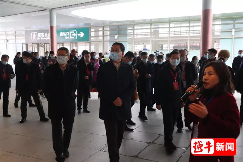 今天上午，杭臺(tái)高速鐵路正式通車