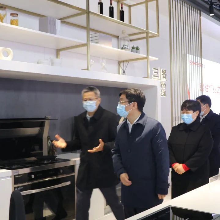 行業(yè)標(biāo)桿，彰顯豐采|紹興市委副書記、代市長施惠芳一行蒞臨帥豐調(diào)研指導(dǎo)！